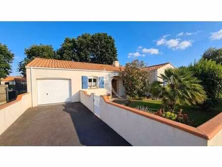 vente maison à coëx (85220) : à vendre / 87m² coëx