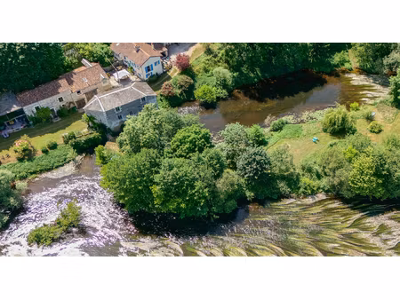 vente propriété 7 pièces 207 m² à bonnes (86300)  368 900 €