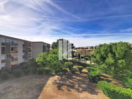 a vendre a frejus appartement 4 pieces avec parking prive et