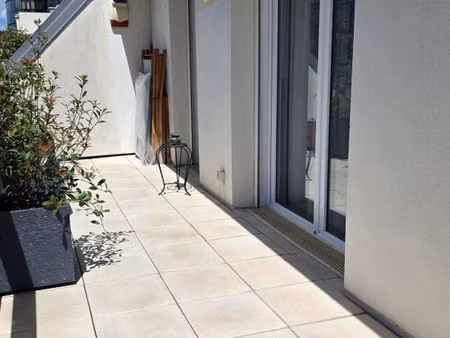 appartement 3 pièces lumineux au dernier étage à la garenne-colombes