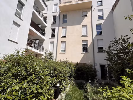 location appartement 2 pièces 46 m² à saint-denis (93200)