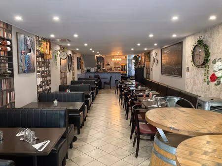 murs et fond de commerce d'un restaurant en centre ville de