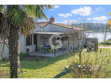 vente maison 5 pièces 146 m² lairoux (85400)