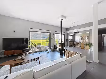 maison contemporaine de plain pied située à rozieres en beauce