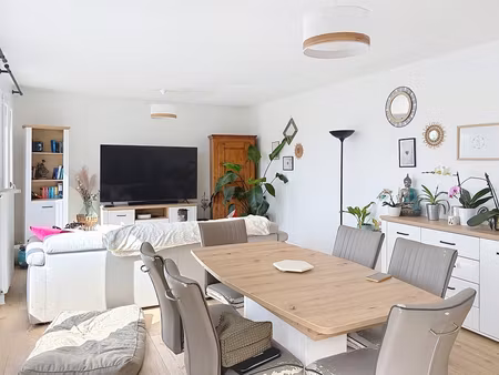 maison sur sous sol aménagé- 3 chambres- terrasse abritée- jardin clos