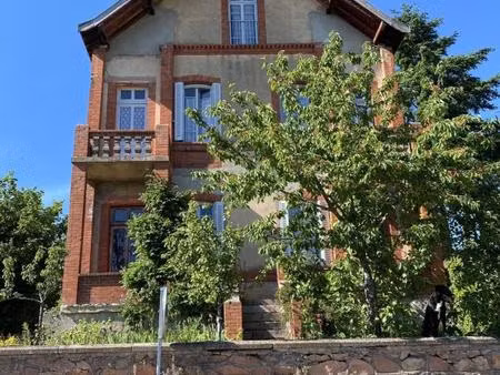 ancienne maison de caractère dans village
