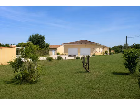 villa d'architect atypique - garage 4 voitures terrain 2657