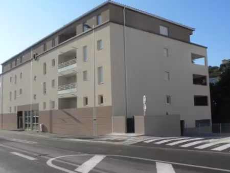 à la location – t3 - 74m2 - 659 € – alès