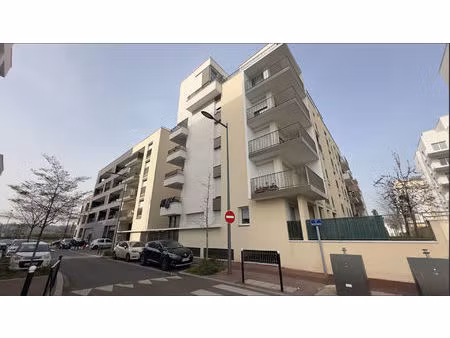 appartement 2 pièces à louer à athis mons - 43 3 m2