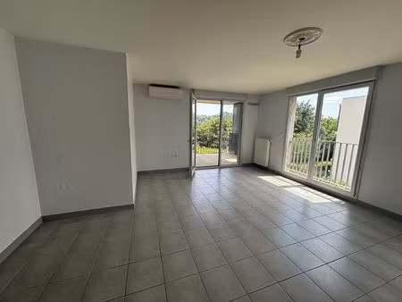 a louer : appartement t4 de 85m² - collonges au mont d'or