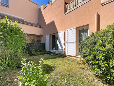 à louer appartement t3 de 65 m2 en rez-de-jardin avec terr