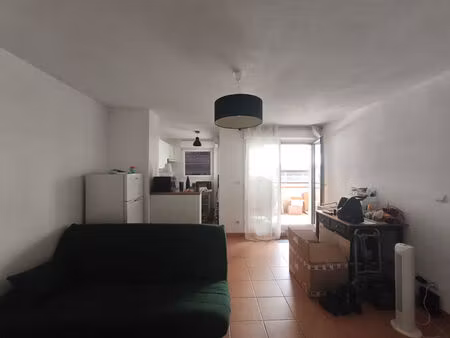 appartement t2 avec balcon et place de parking / toulouse minimes