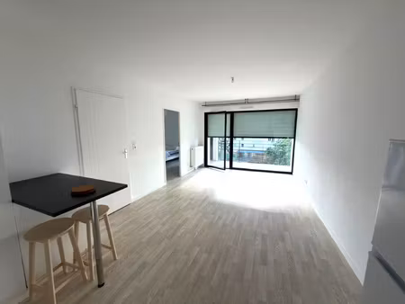a louer - proche faculté de médecine appartement 42 50 m2 me