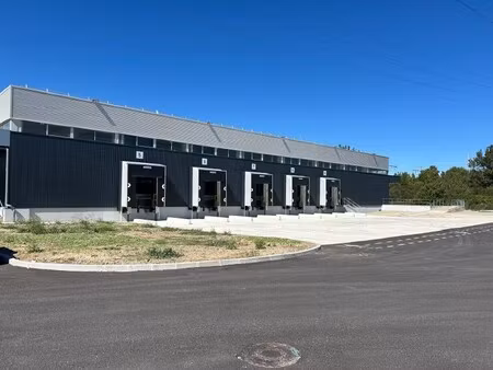location entrepôt avignon 84000 6480m²