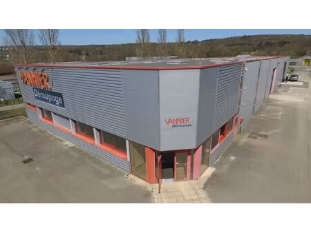 location local d’activités roche lez beaupre 25220 1660m²