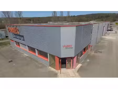 location local d’activités roche-lez-beaupré 25220 1660m²
