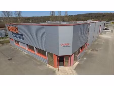 location local d’activités roche lez beaupre 25220 1660m²
