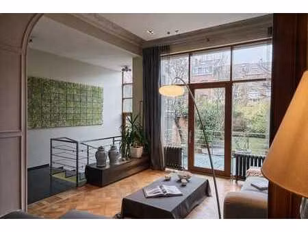 maison de maître élégante à place brugmann  ixelles