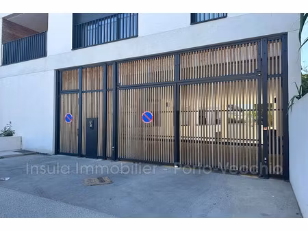location parking 12.5 m² à porto-vecchio (20137)  80 €