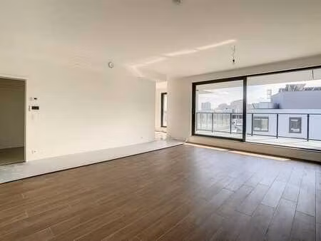 superbe penthouse 3 chambres avec grande terrasse
