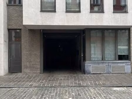 garage à vendre au cœur de bruges