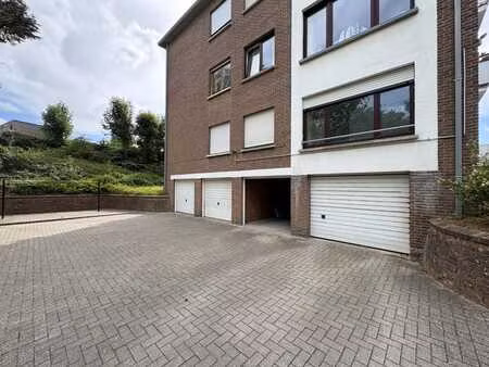 garage à vendre près du centre de saint-idesbald.