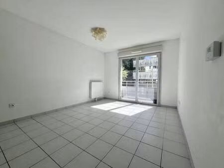 location appartement 2 pièces à nantes (44000) : à louer 2 pièces / 41m² nantes
