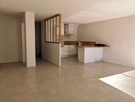 location appartement 5 pièces à rezé (44400) : à louer 5 pièces / 102m² rezé