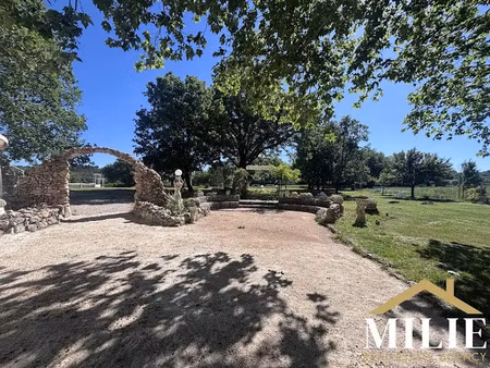 vente maison 30 pièces 1661 m² à tourves (83170)  2 950 000 €