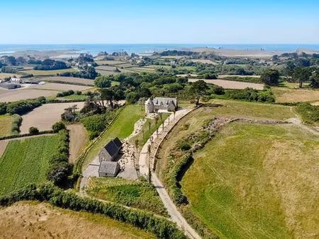 maison de luxe de 15 pièces en vente plougrescant  bretagne