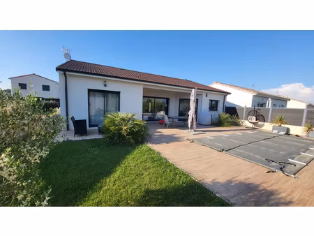 maison de plain-pied .100 m2.5 pièces