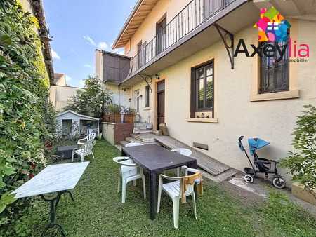 a vendre - roanne proche gare - maison des années 1910 rénovée avec cinq chambres  terrain