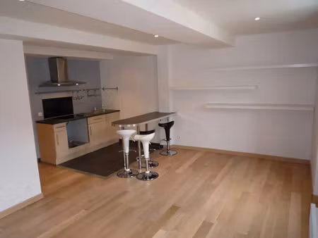 location appartement 2 pièces 39 m² à gémenos (13420)