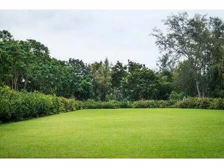 magnifique 3 pièces de 62 m2 avec jardin de 68 m2 à saint cloud proche de toutes commodité