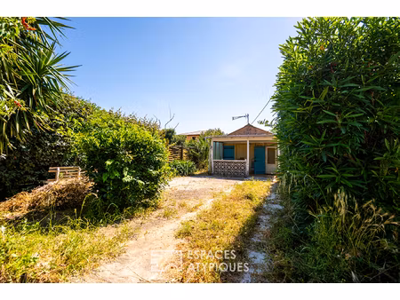 maisonnette à réhabiliter avec jardin proche des plages saint-marinoises