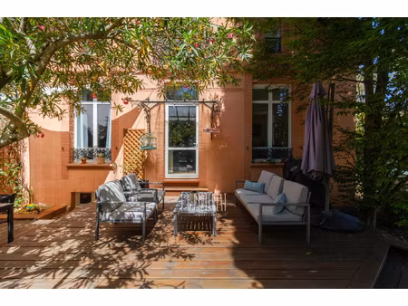 charmante maison avec jardin et piscine