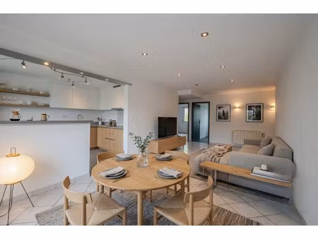 appartement t4 traversant 84 m² - balcon  ascenseur et parking