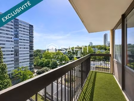 balcon et vue dégagée à deux pas du rer