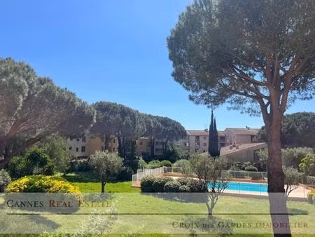 frejus appartement 3 pièces avec deux terrasses - résidence sécurisée avec piscine et tenn