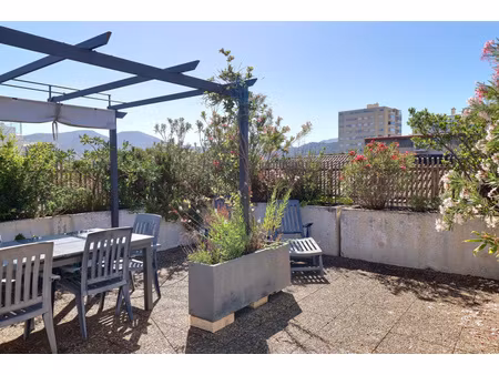 t4 100m²---triple exposition---2 terrasses---toit terrasse---cave