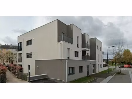 appartement t2 avec balcon et parking à saint-jacques-de-la-lande