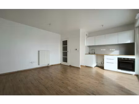 location appartement  42 m² t-2 à seclin  690 €