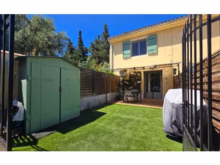 location appartement  63.59 m² t-3 à sénas  1 050 €