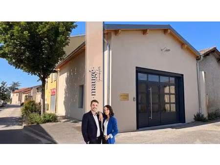 entrepôt - à rénover - au cœur du village - proche commodités