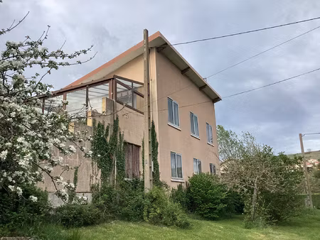 en exclusivite   maison des années 60 sur 2 niveaux + comble