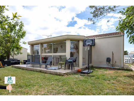 maison 70 m2 avec véranda  garage et jardin clos à saint-mic