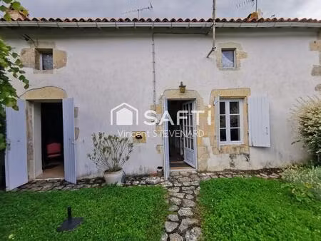 maison de village avec accès facile a la n10 entre ruffec et sauzé-vaussais