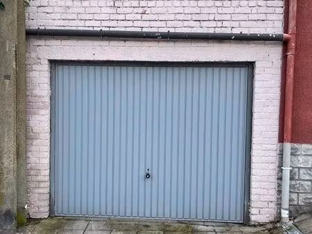 garage à louer à rue alfred georges lodelinsart (vbe31561)