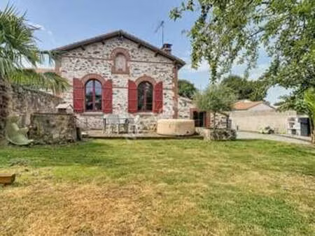 vente maison à tillières (49230) : à vendre / 77m² tillières
