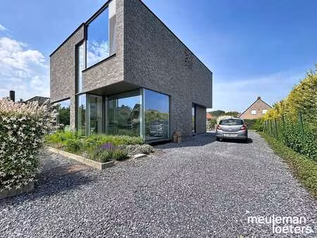 maison meublée avec 4 chambres et grand jardin
